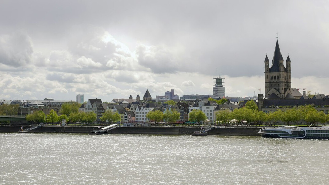 cologne cathedral towers