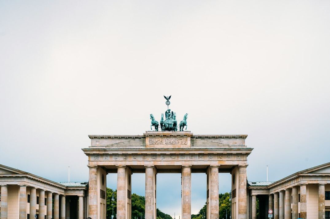 brandenburg gate day time